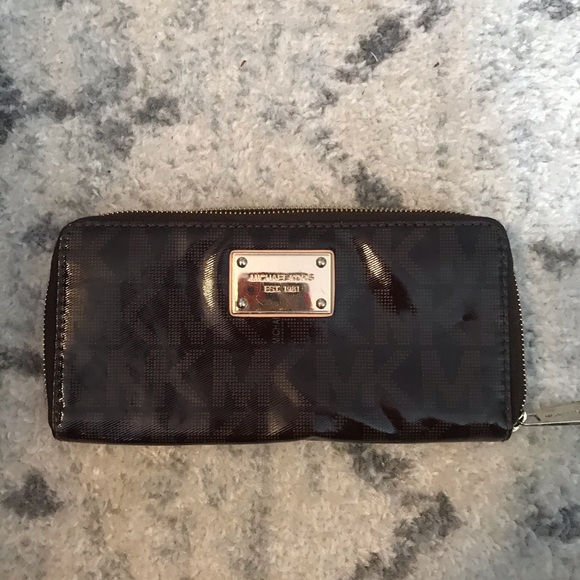 Brown MIchael Kors Wallet - Picture 1 of 3